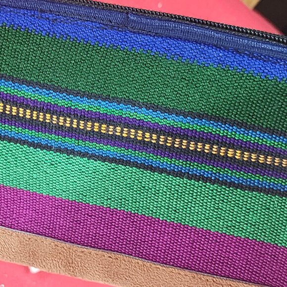 JL Brand Duo Aztec / Stripe Design Embroidered Leather Zip Hand Strap Wallet OLG - Picture 15 of 16